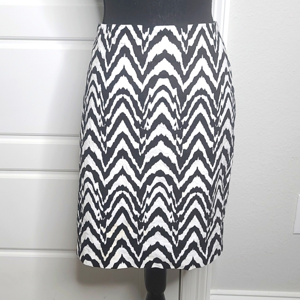 Banana Republic Size 10 Black White Zebra Print Pencil Skirt